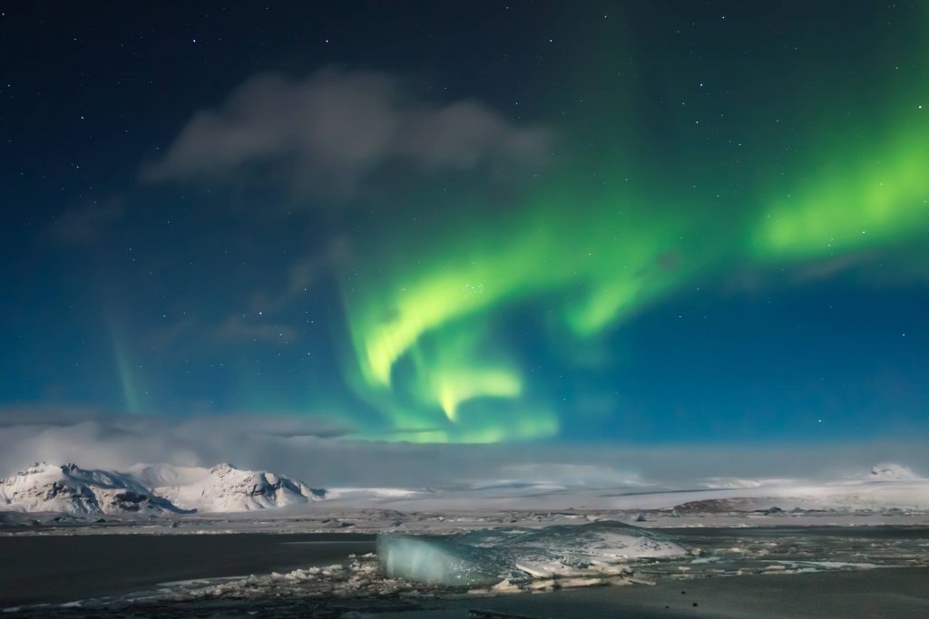 Susan Leonard, Aurora Borealis Over Glacier Lagoon.