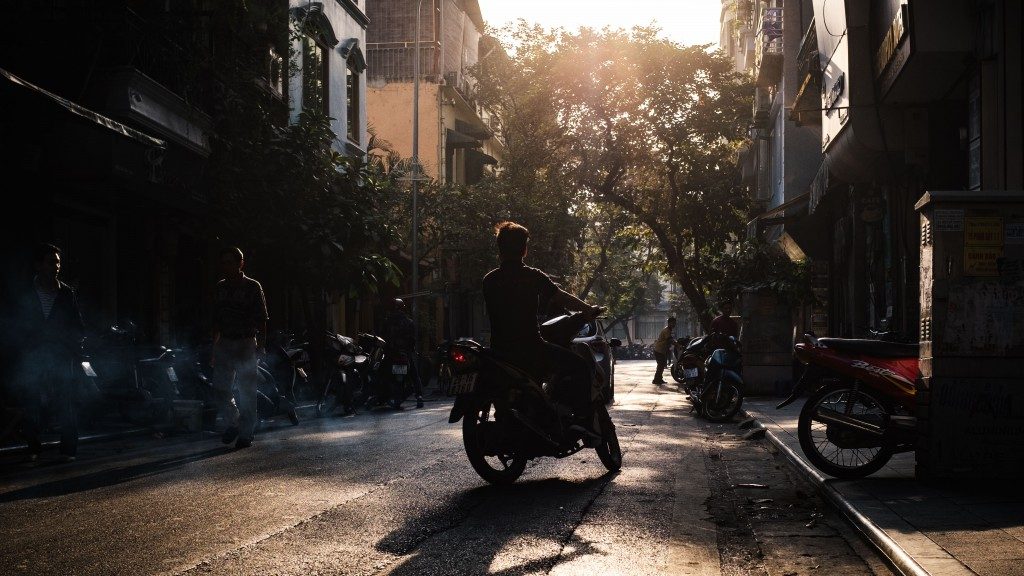 Alley Bike - Hanoi LQ by Sebastian Jacobitz